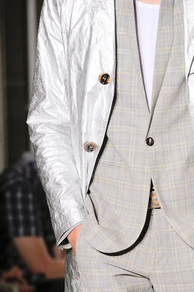 Look 22